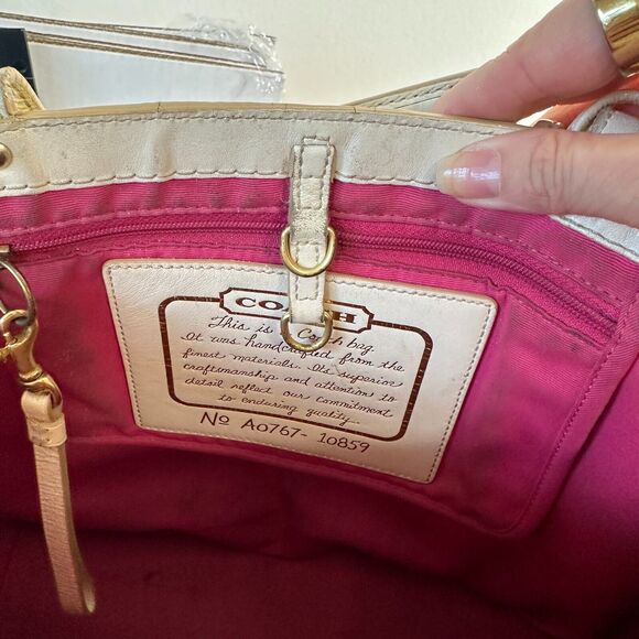 Coach Signature Multi-Color Leather Canvas Bag #10859 Clip Close Handle - Picture 9 of 14